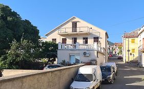 Apartments And Rooms Mazuranic